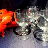 Suite de 4 verres a vin rouge a pied en cristal