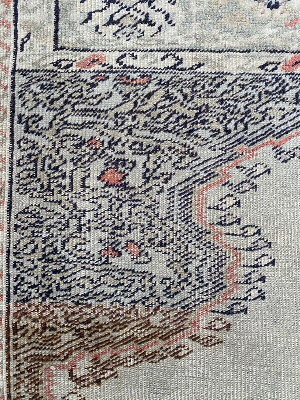 Ancient Turkish prayer rug ghyordes 122x145 cm