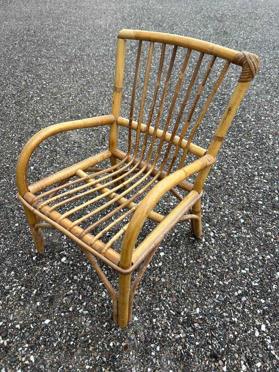 Bureau et chaise enfant en rotin