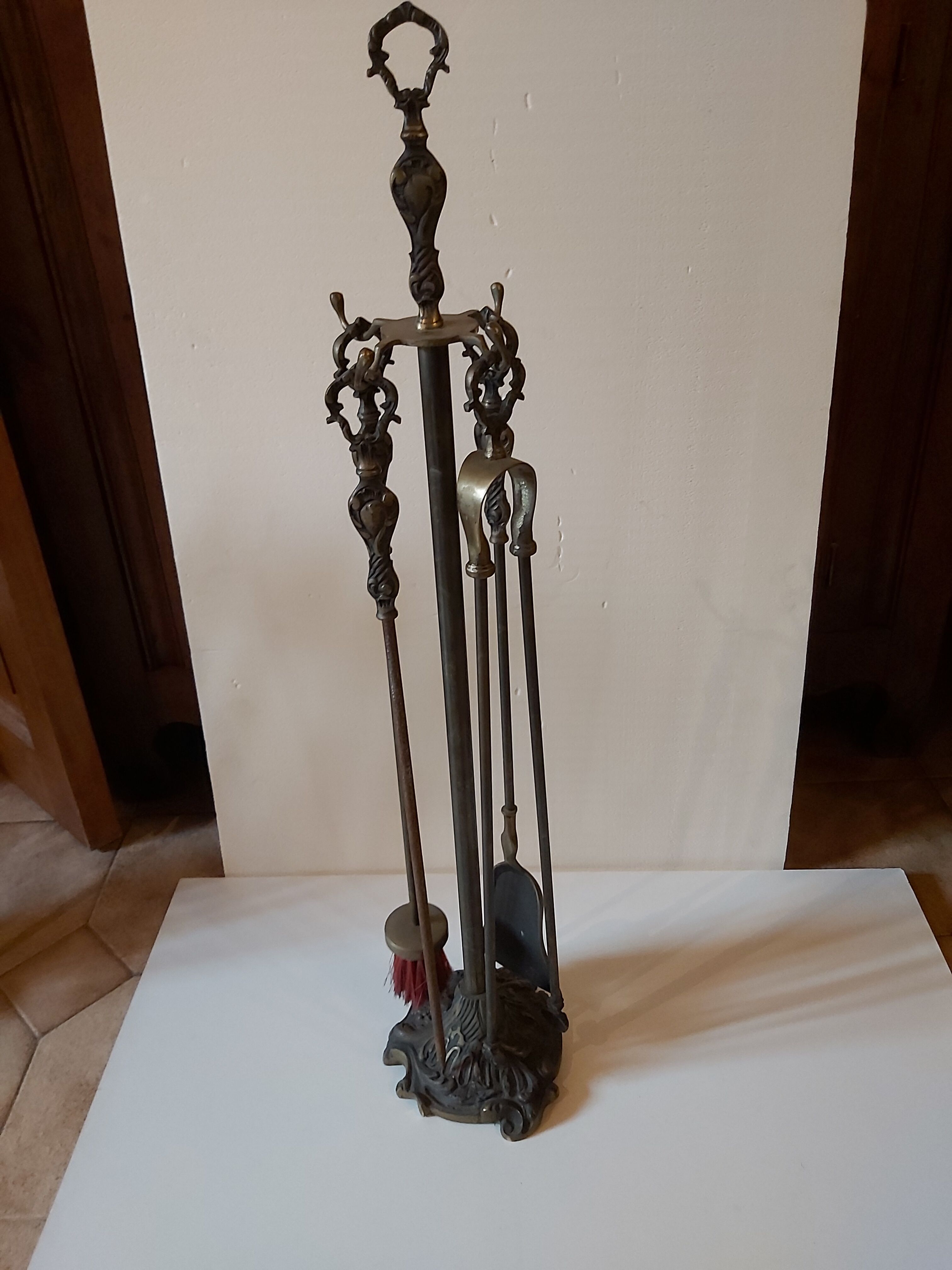 Bronze fireplace servant