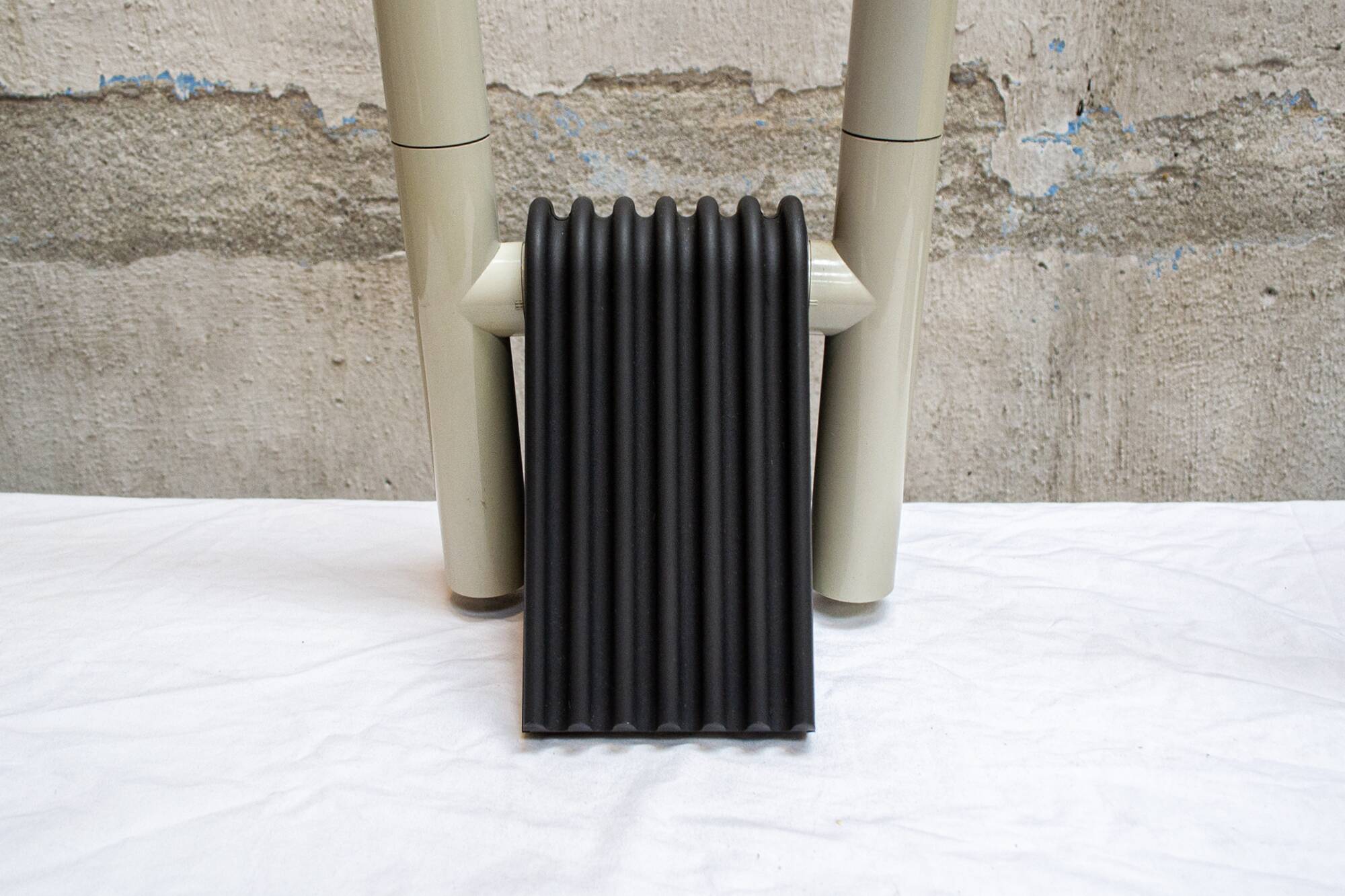 Lampada da tavolo Sistema Flu di Rodolfo Bonetto per Luci Italia 1981