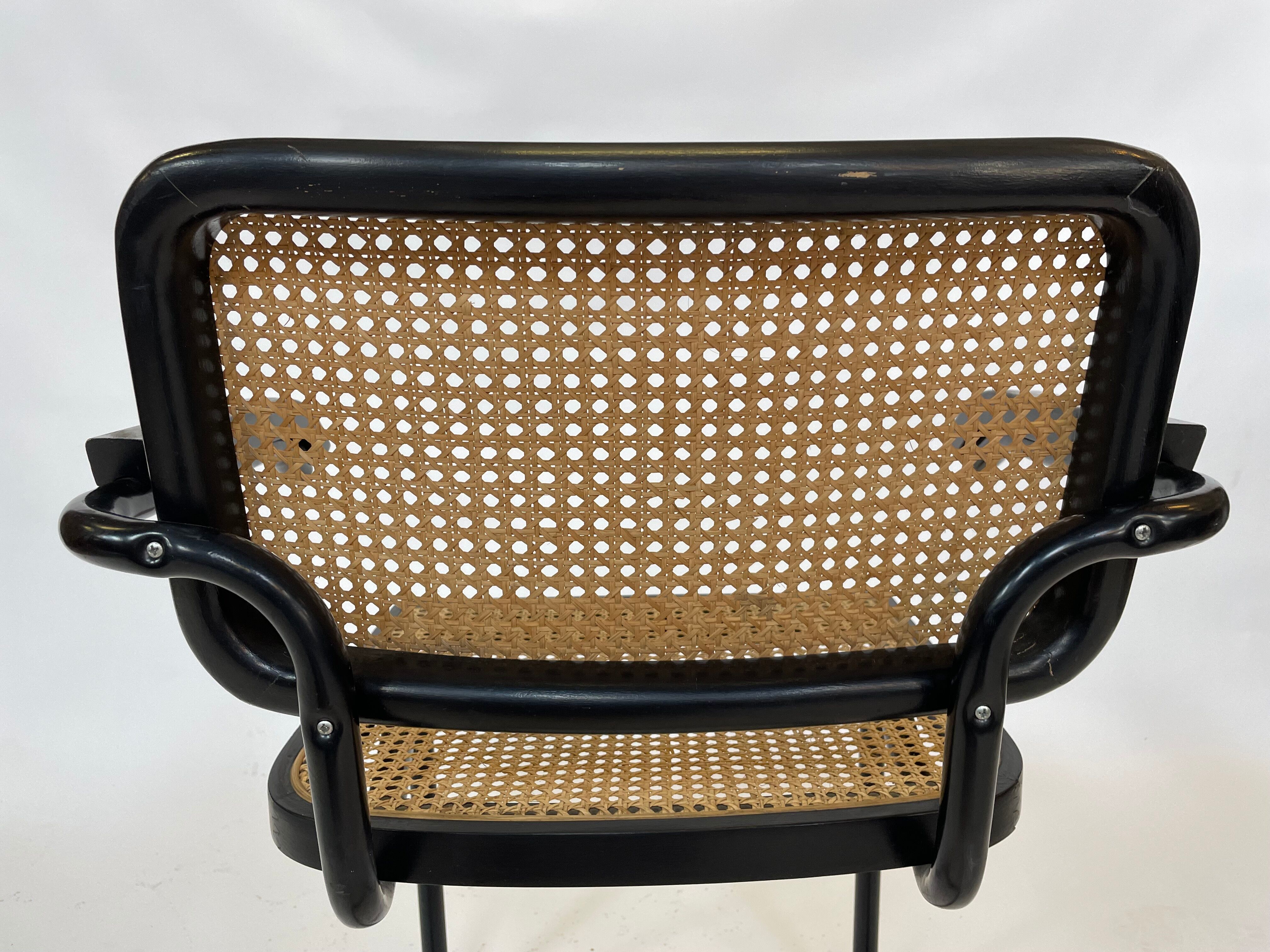 Cesca chair B64 with armrests by Marcel Breuer Design in black