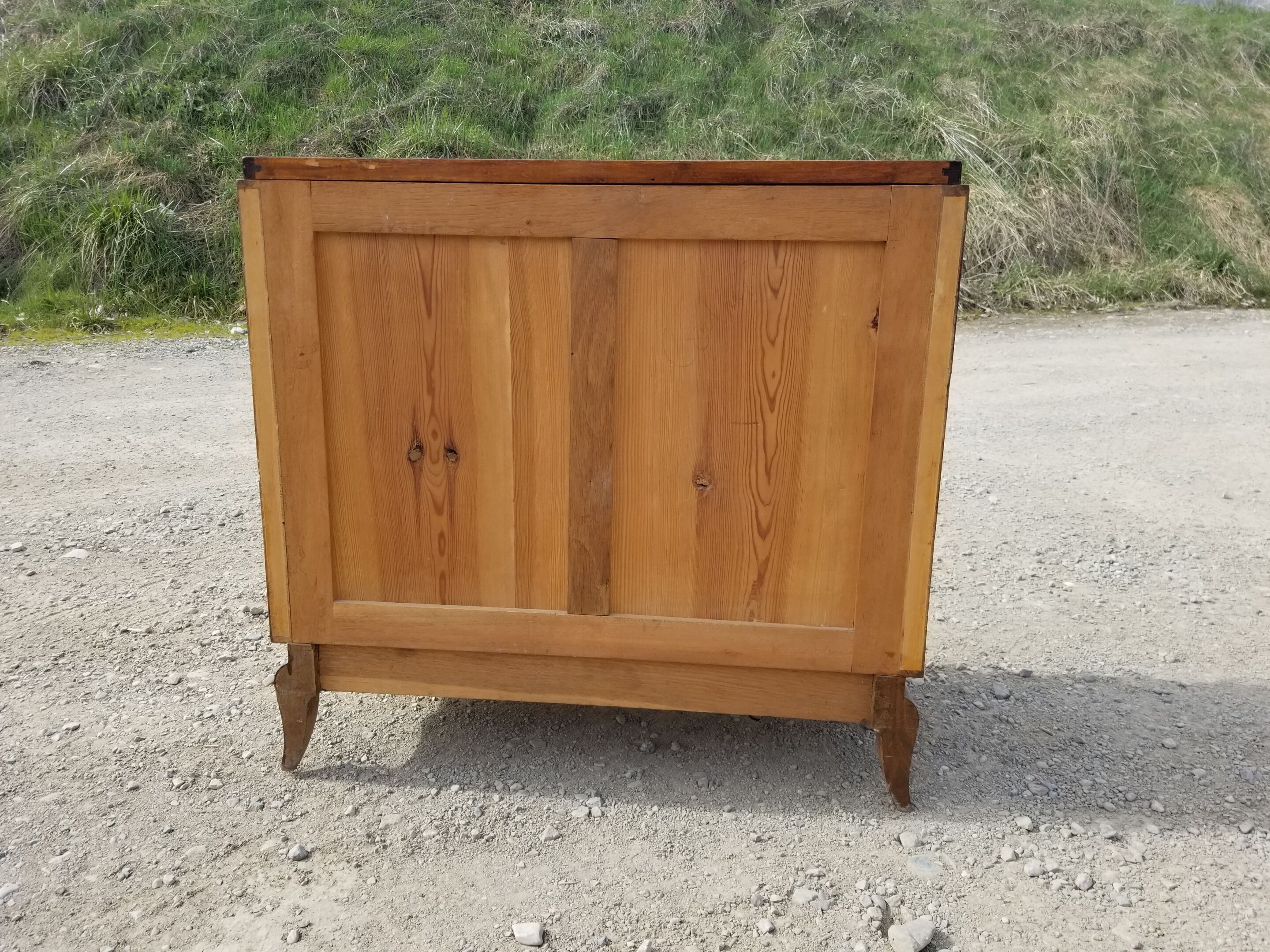Compact vintage dresser 60s