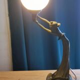 Women's statuette lamp