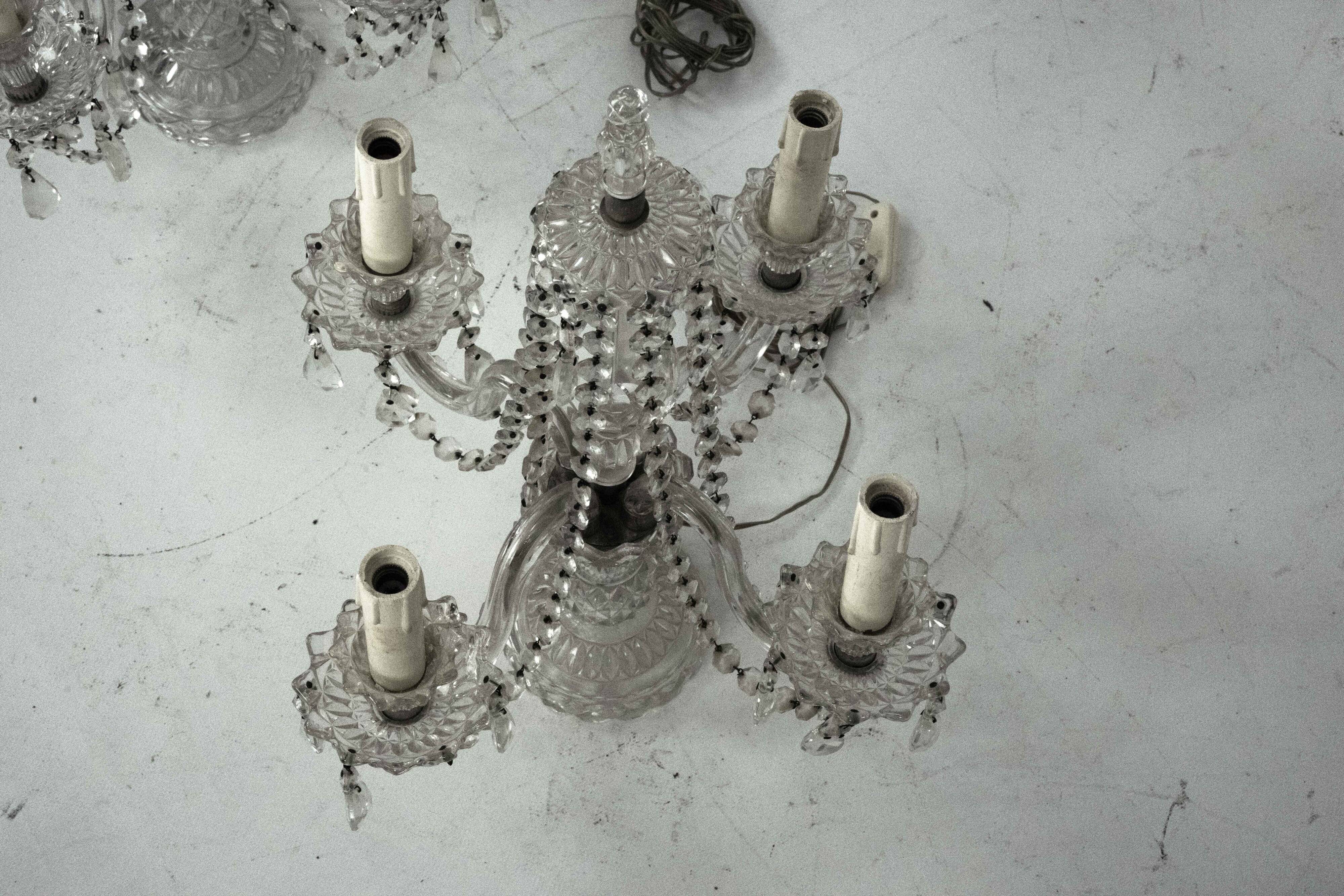 Lampes de table en cristal Maria Theresa avec candélabres. Ensemble de deux. Italie, années 1940.