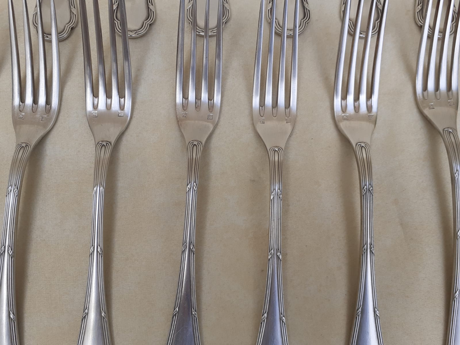 Housewife 12 forks and 12 tablespoons in silver metal