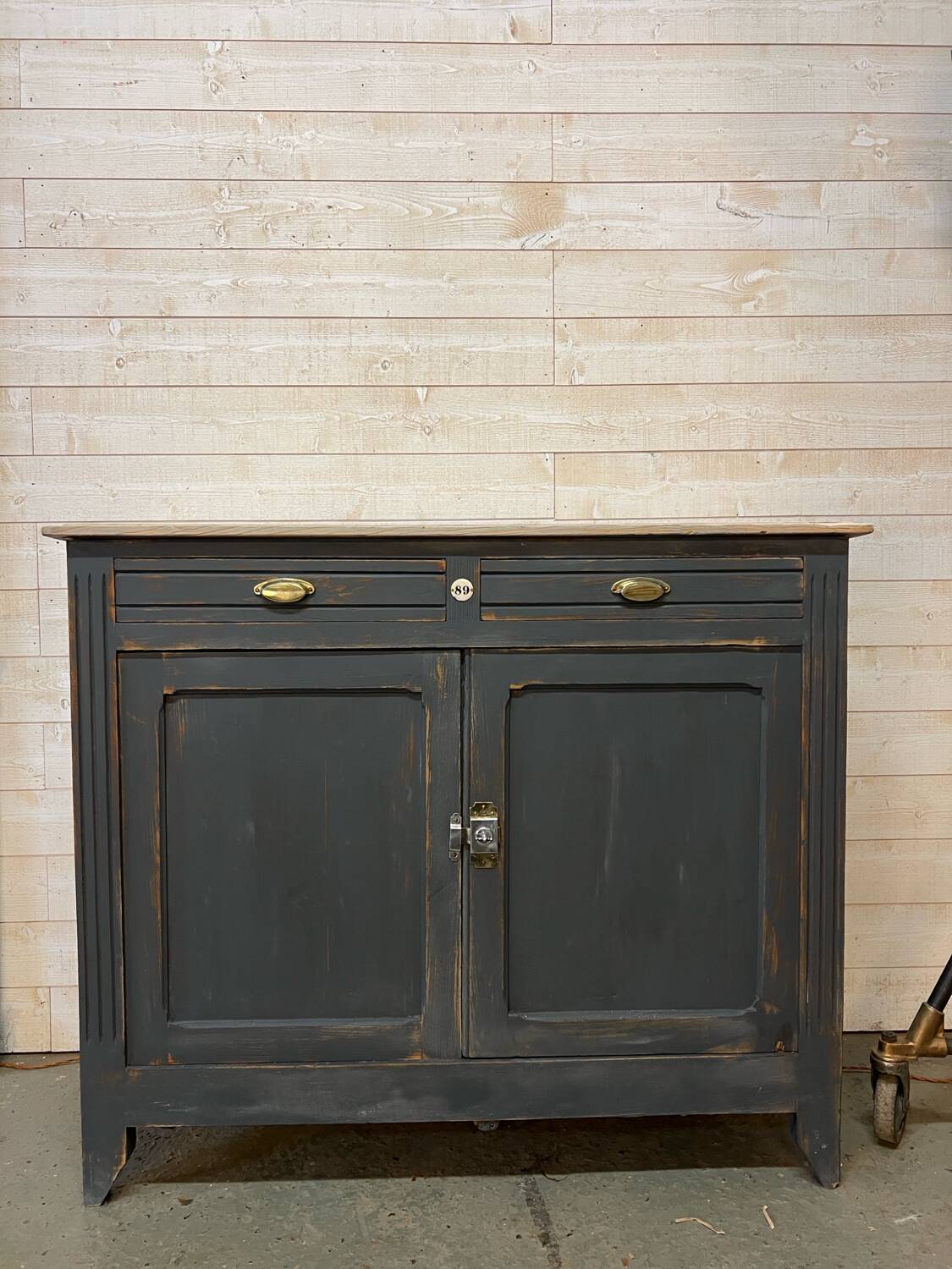 Black Parisian workshop buffet