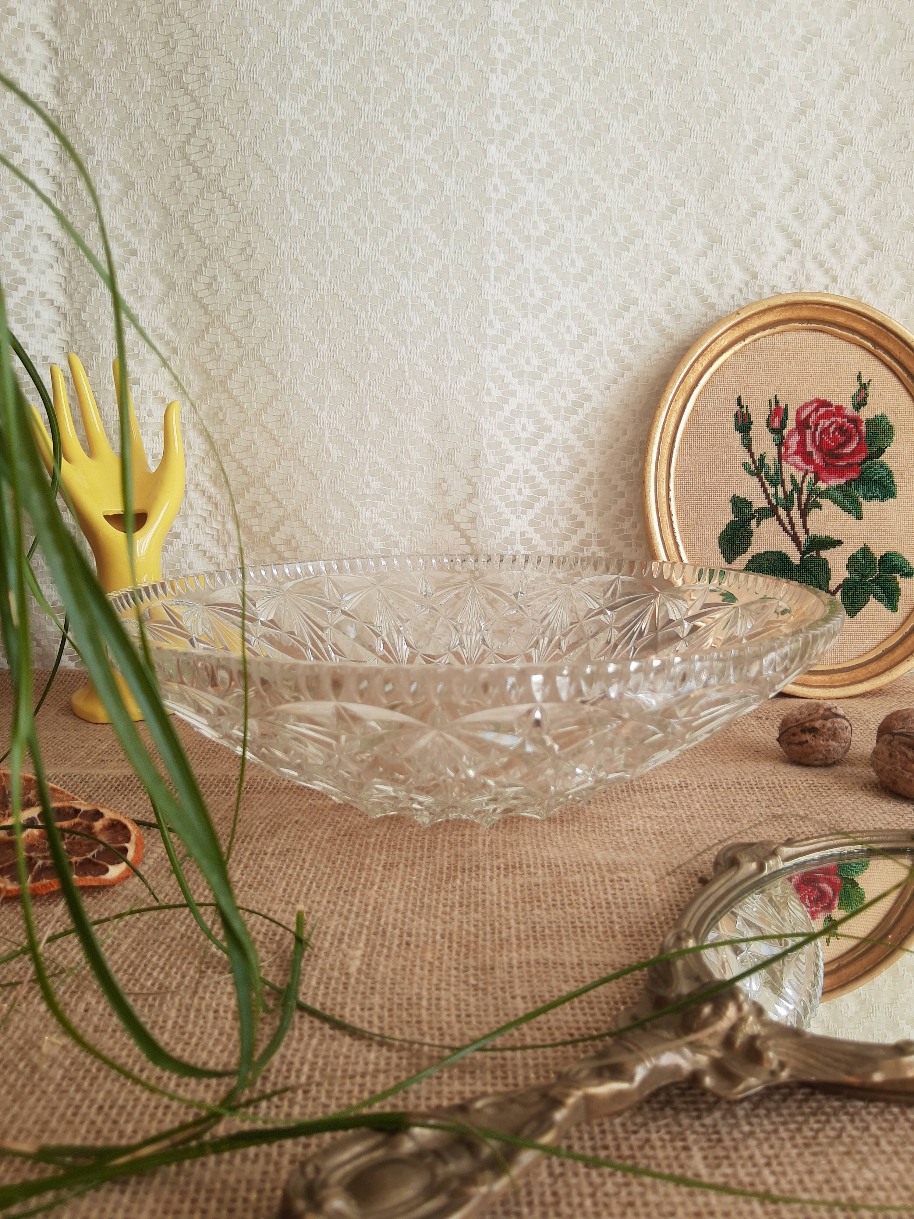 Large chiseled glass fruit cup