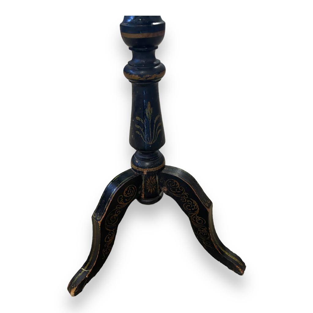 Napoleon III pedestal table