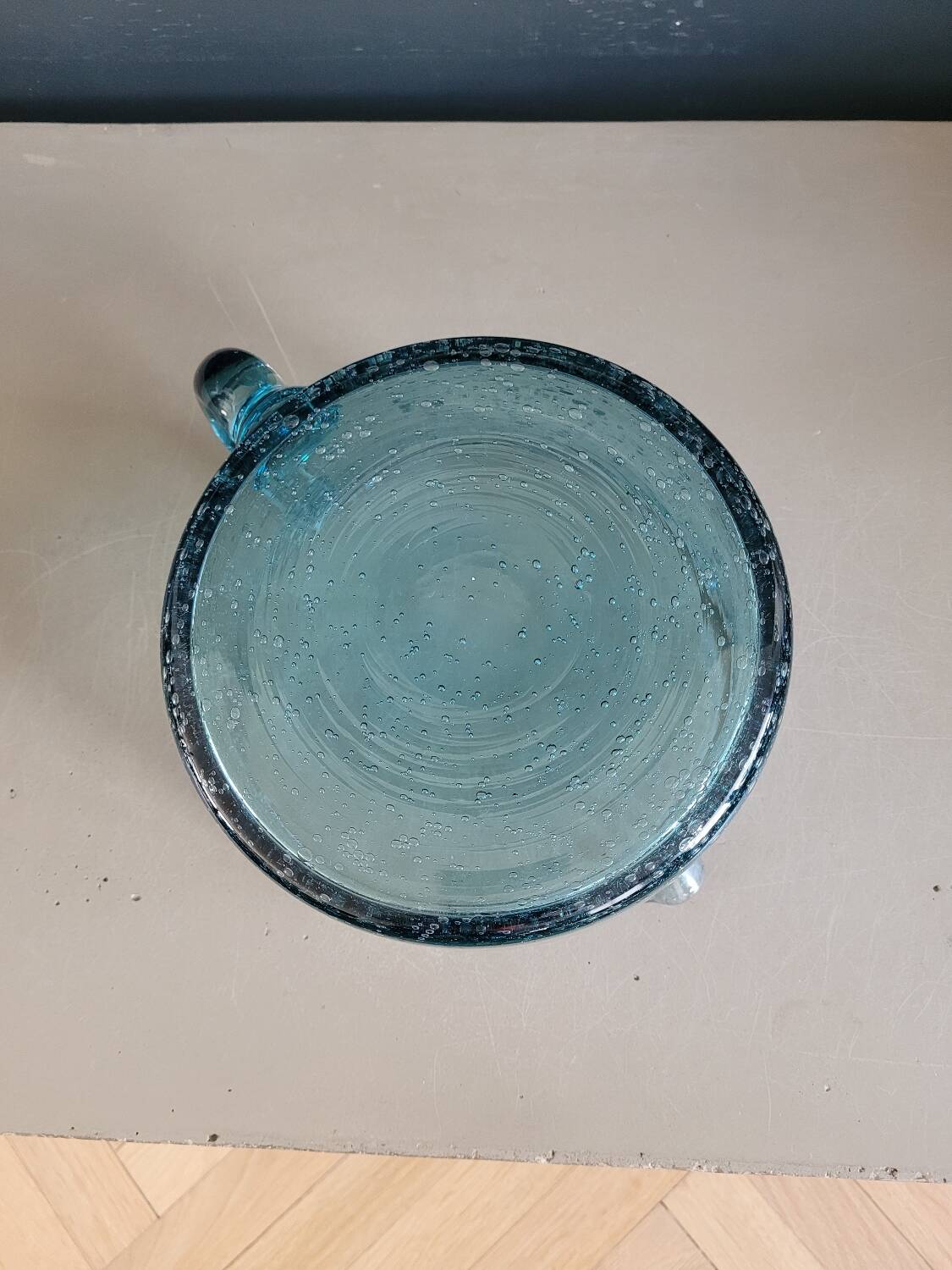 Large 2L pitcher in blue bubble glass