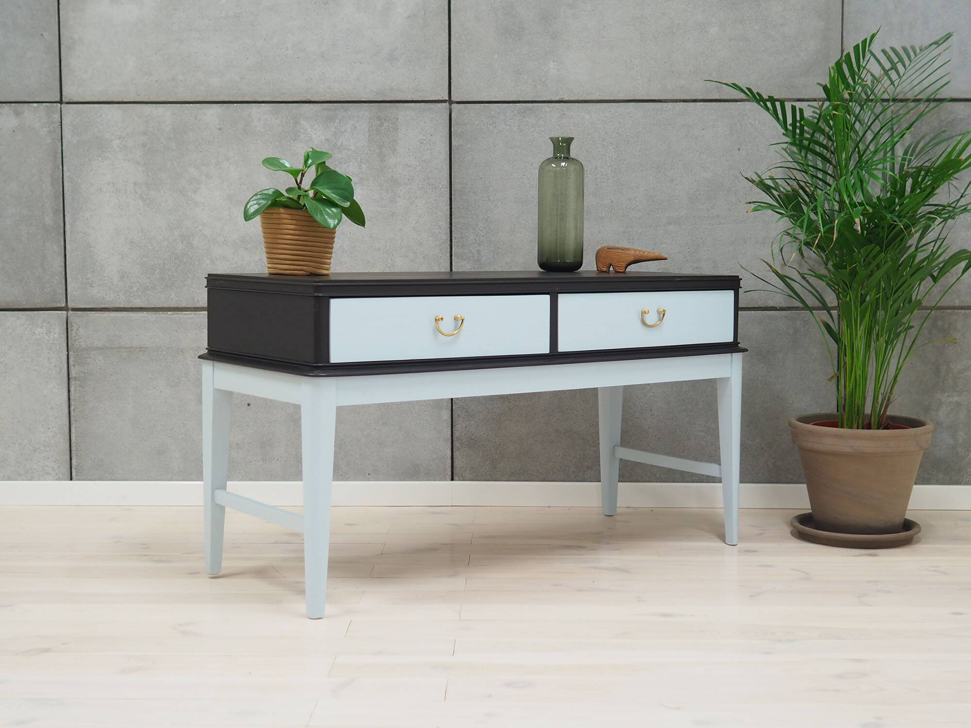 Walnut chest of drawers, French design, 1970s, production: France