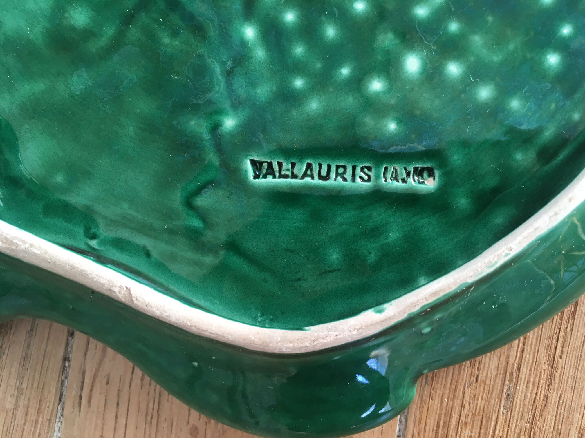 Flat ceramic sheet of vintage tbe Vallauris