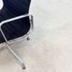 Chaise de bureau EA108 de Charles & Ray Eames pour Vitra
