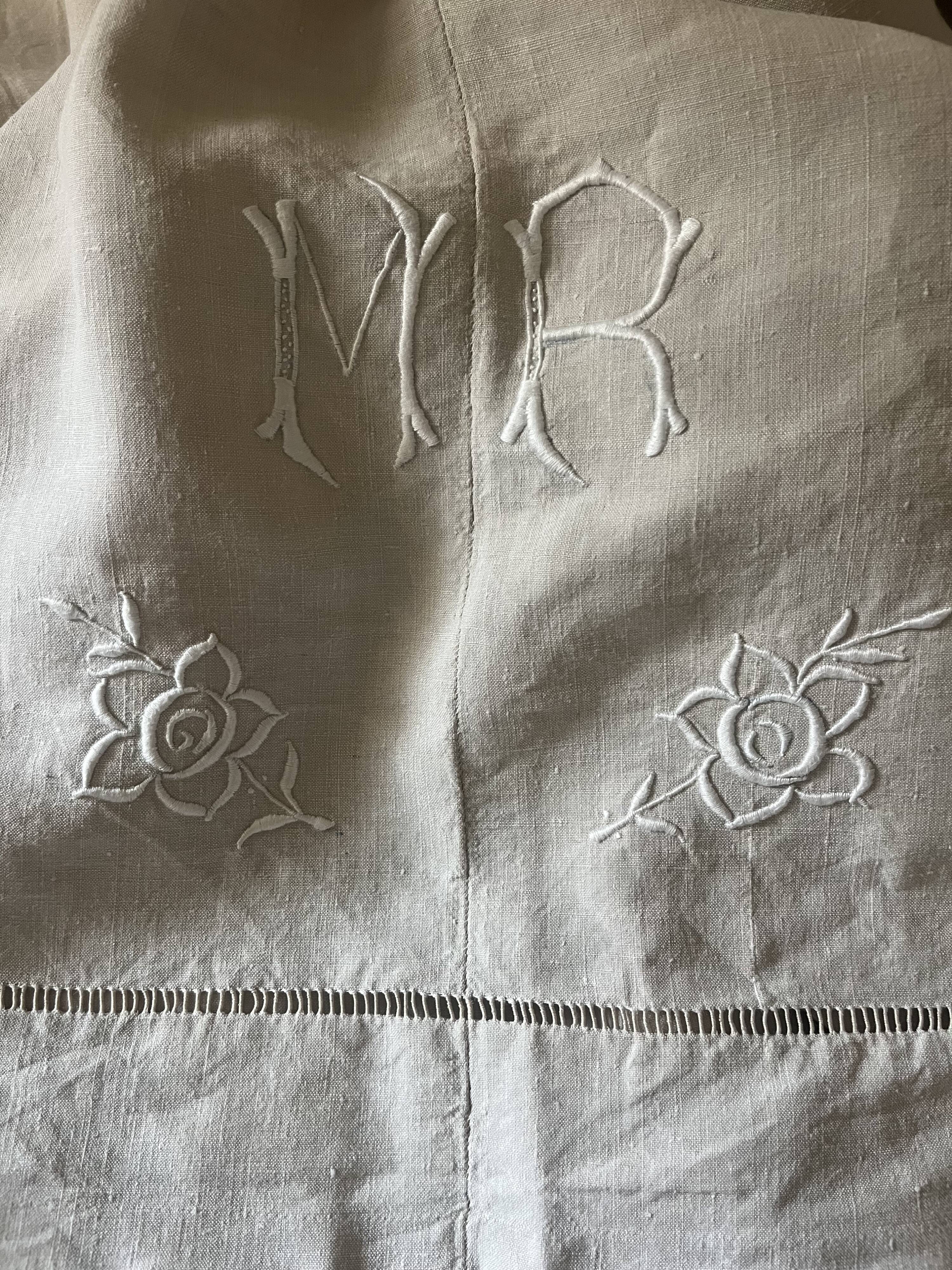 Linge ancien, drap brodé, monogramme MB
