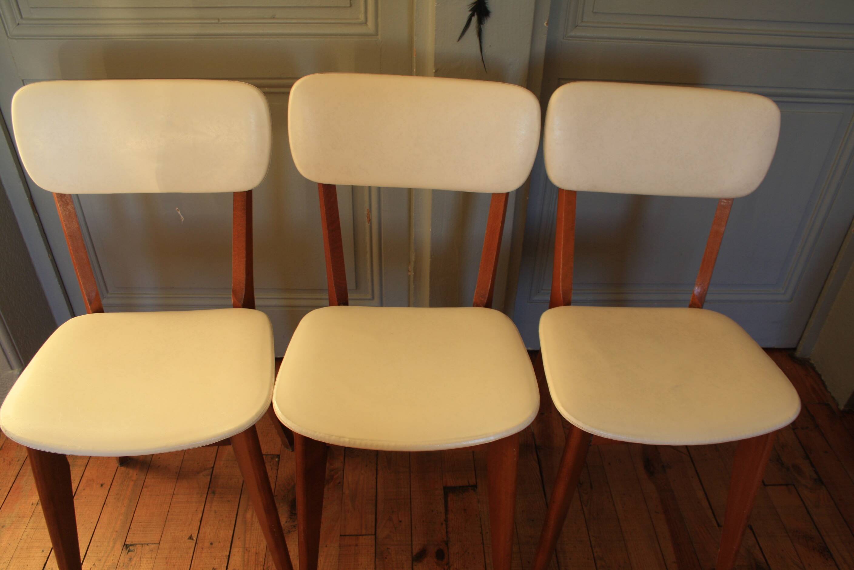 Lot de 3 chaises bois et vinyle