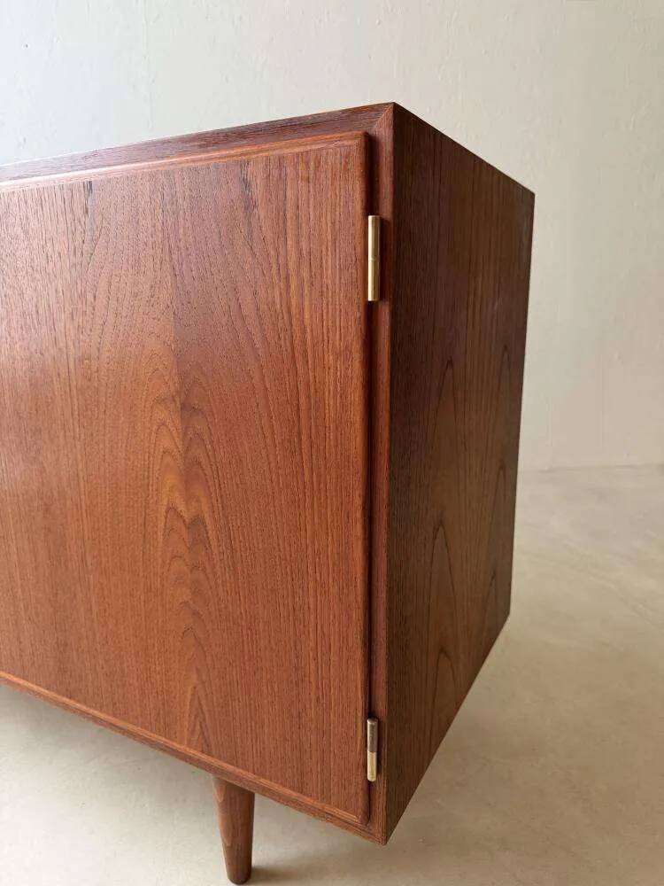 Vintage Hundevad sideboard teak wood 1960s Danish design