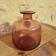 Vase en verre transparent violet