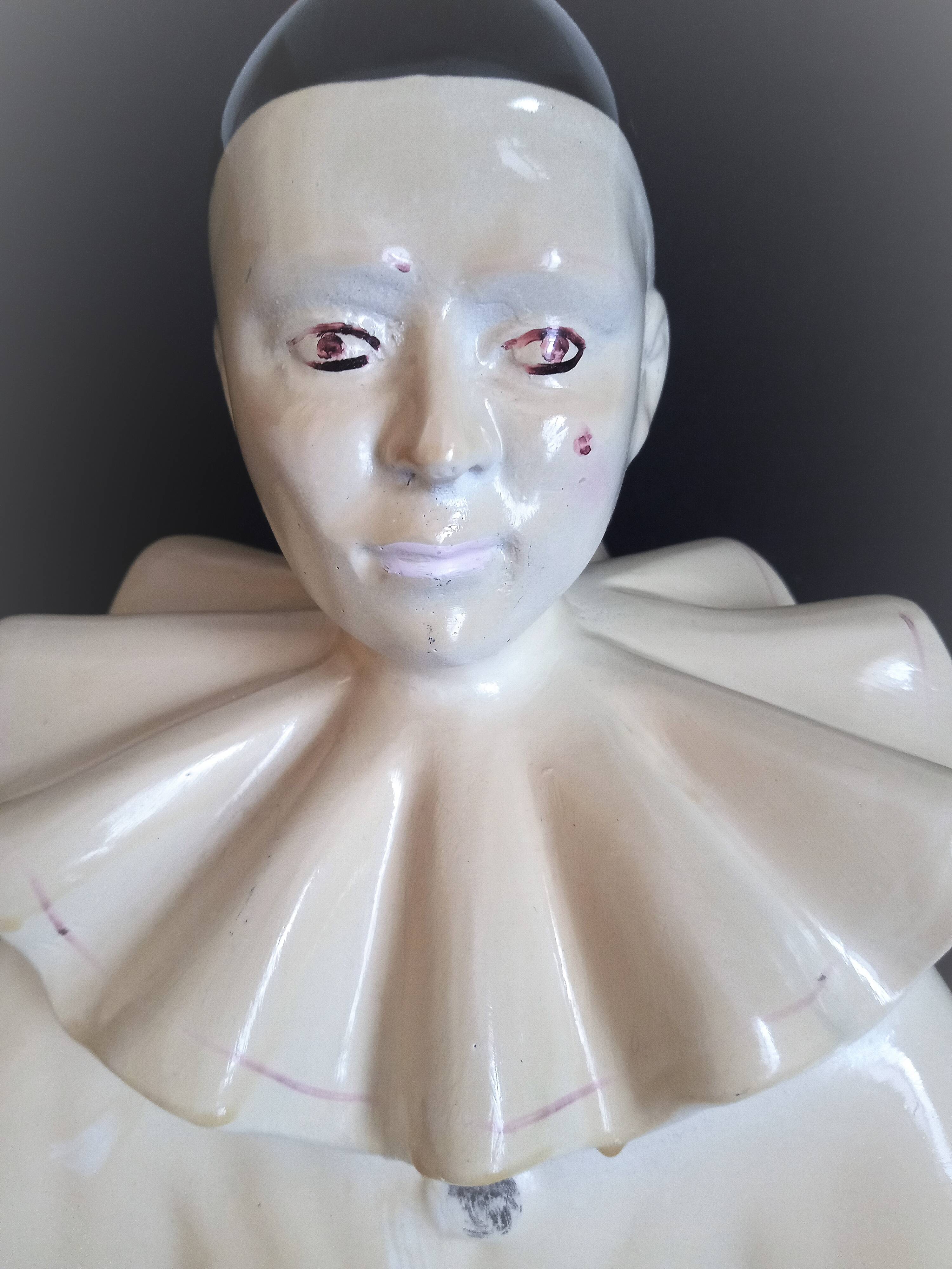 Veilleuse en résine avec le personnage de Pierrot, h - 37 cm., années 1950