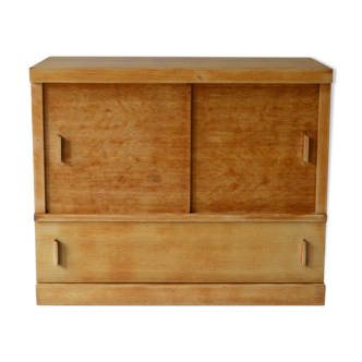 Storage cabinet