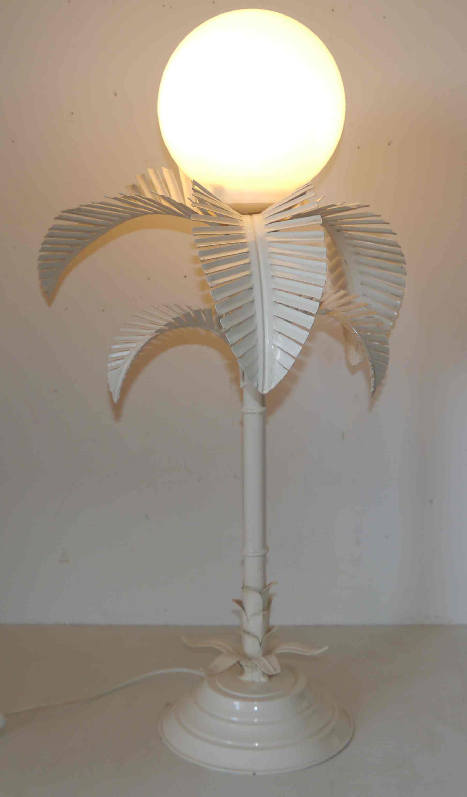 Lamp of the 70's "palm" in metal and opaline