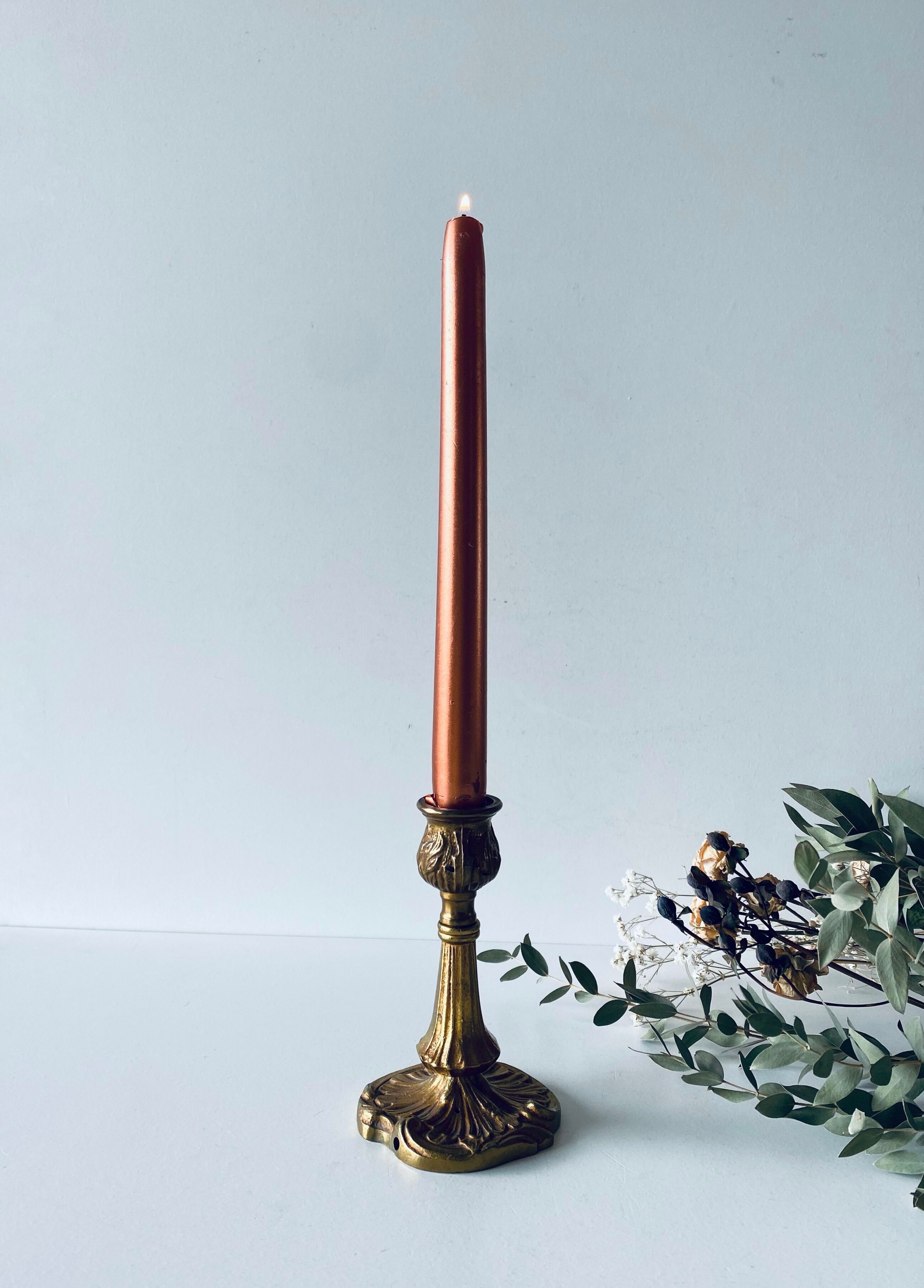Bougeoir classique ancien en bronze doré