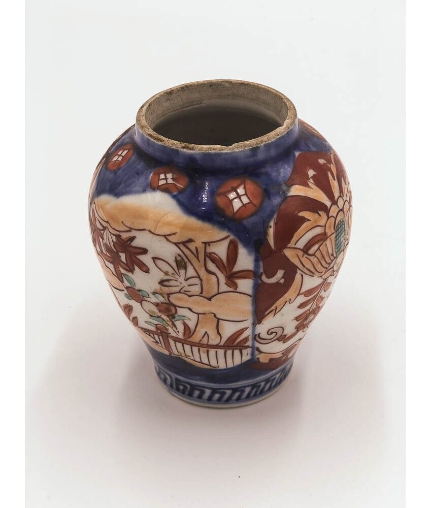 Japanese ancient vase imari