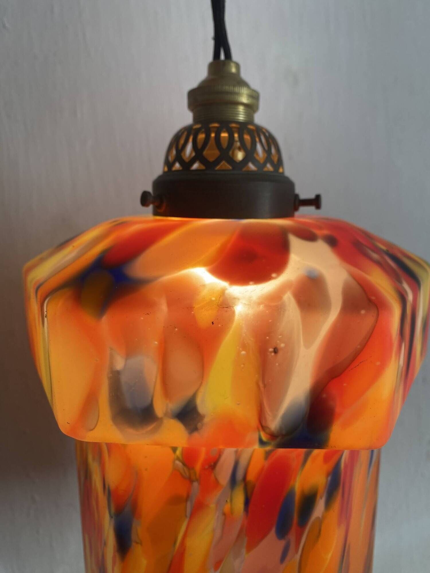Retro suspension lampshade in speckled glass