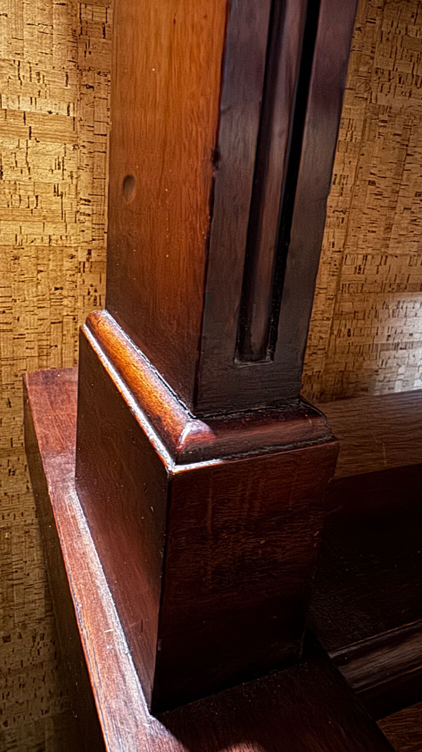 Mahogany and leather coffee table from the 19th century.