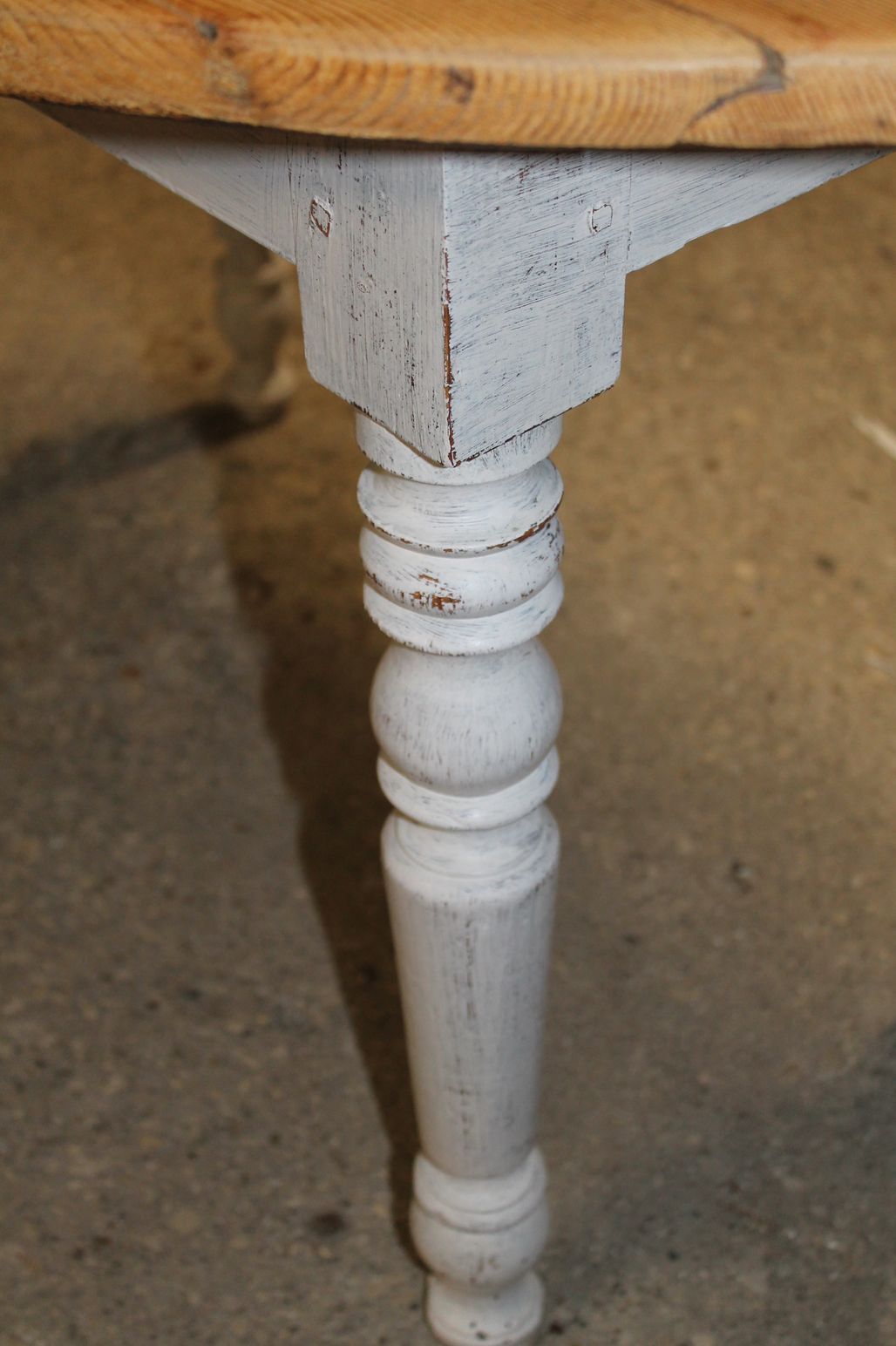 Oval table with flaps