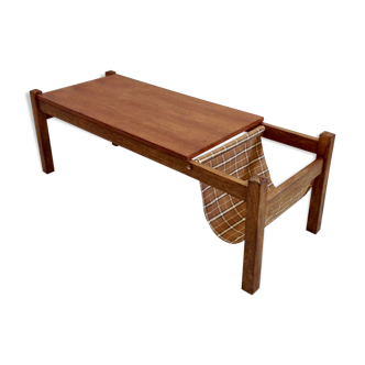 Coffee table with magazine rack