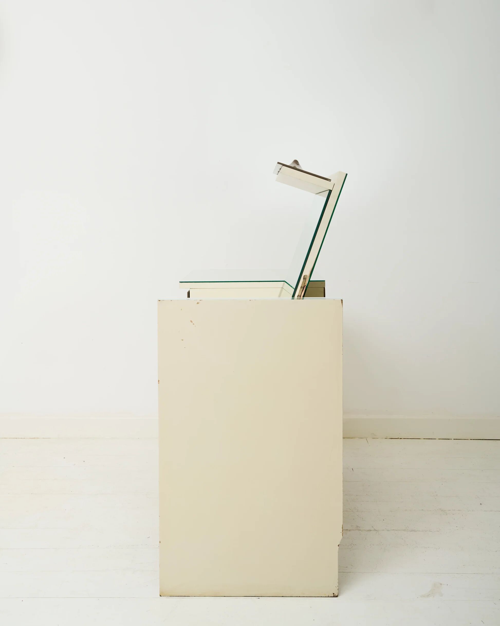 Coiffeuse série "DF-2000", Raymond Loewy, 1960