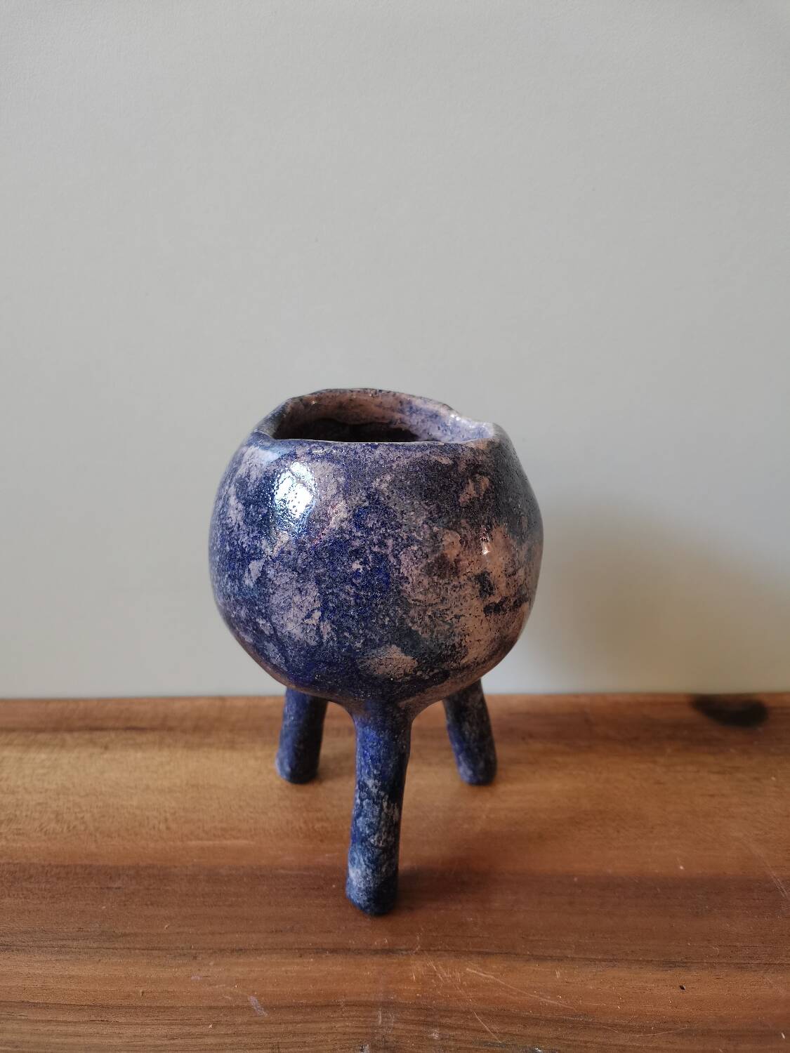 Pot for flower plants tripod artisanal ceramic vintage style design