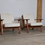 Pair Of GE290 Armchairs In Bouclé By Hans Wegner For Getama, Denmark, 1950s