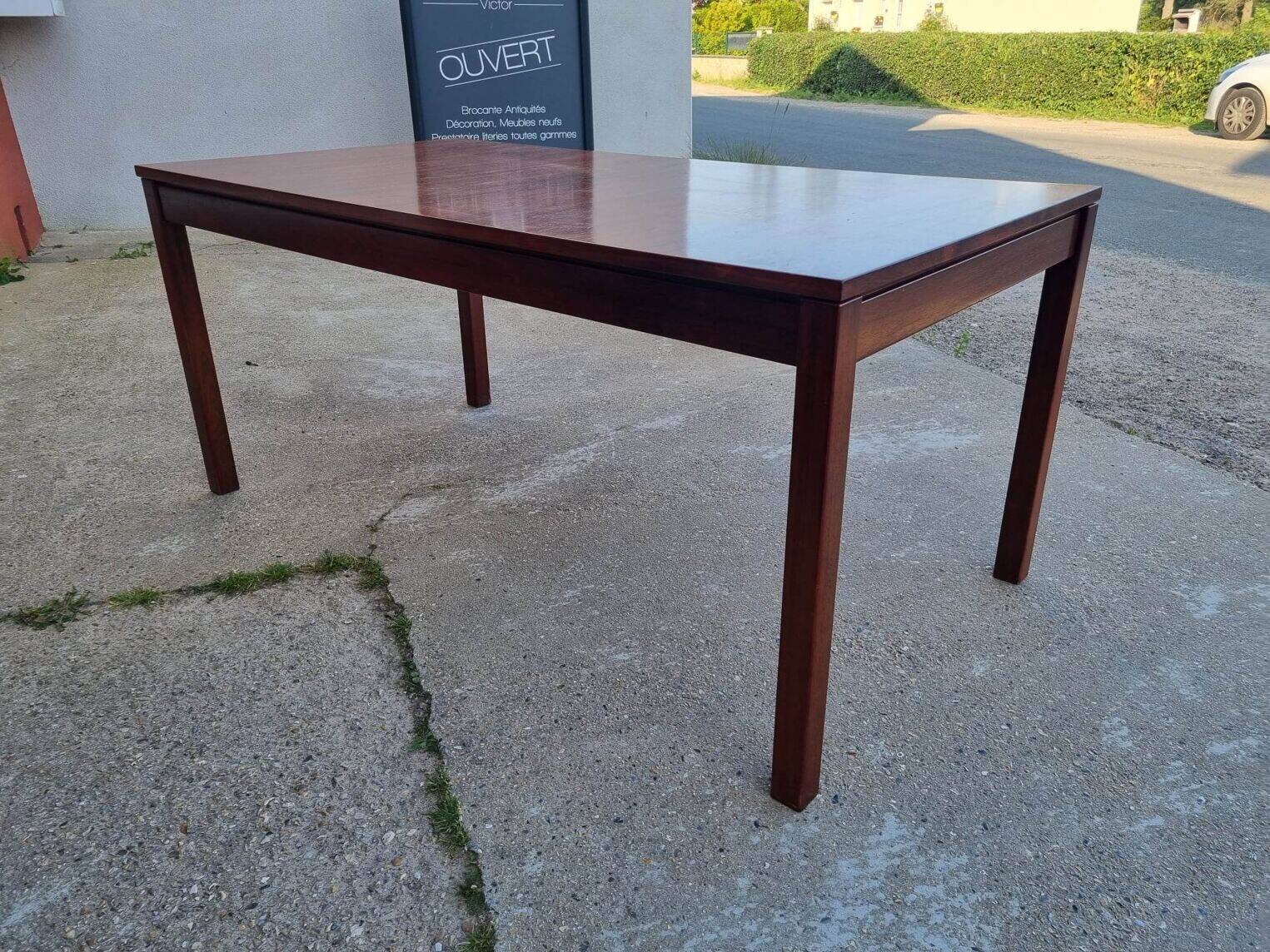 Scandinavian table in rosewood - 1960 design