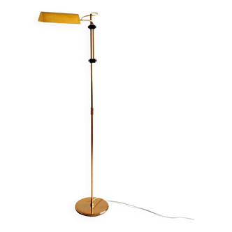 Adjustable and adjustable floor lamp / reading light in vintage golden brass 1970s