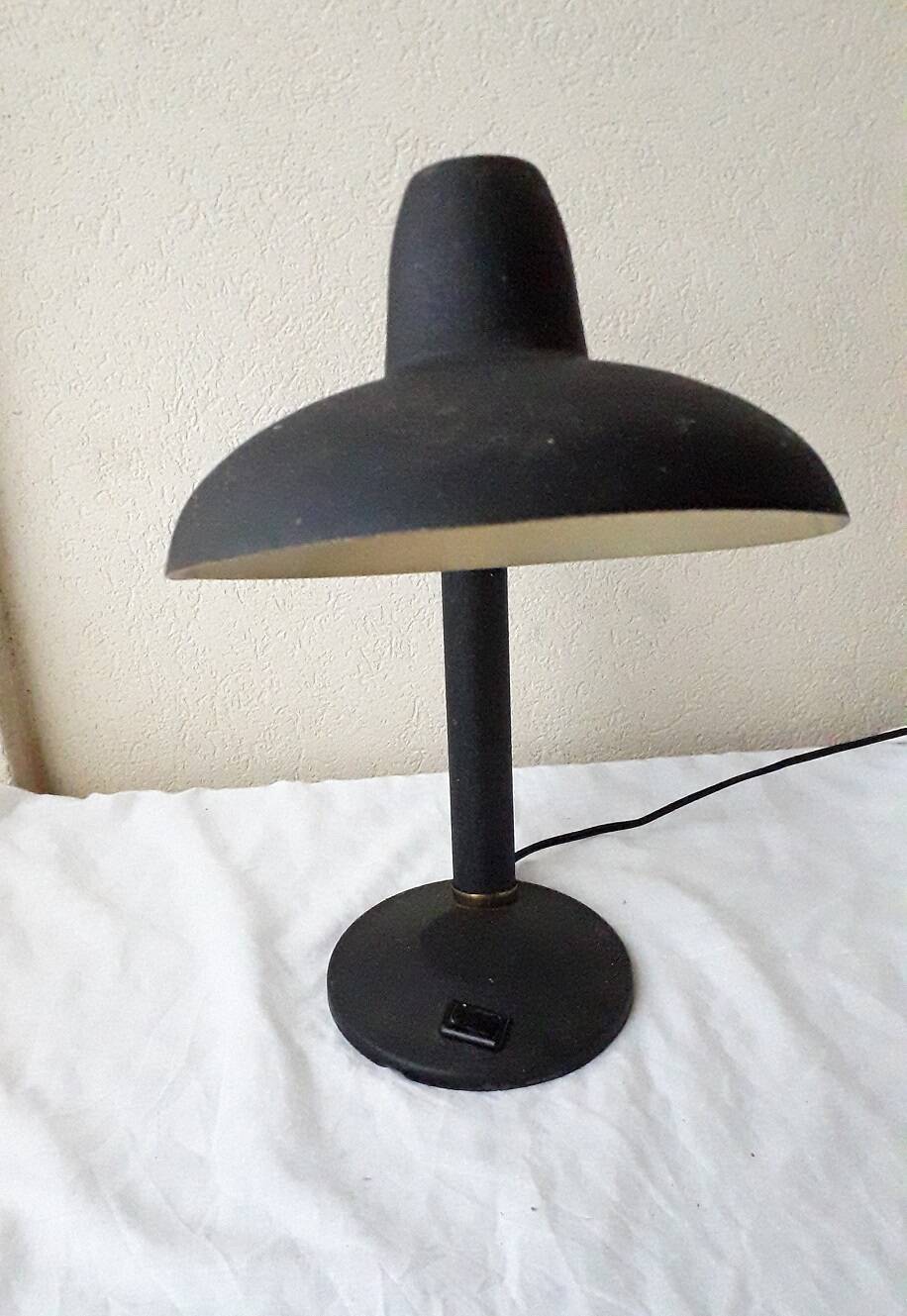 Black desk lamp