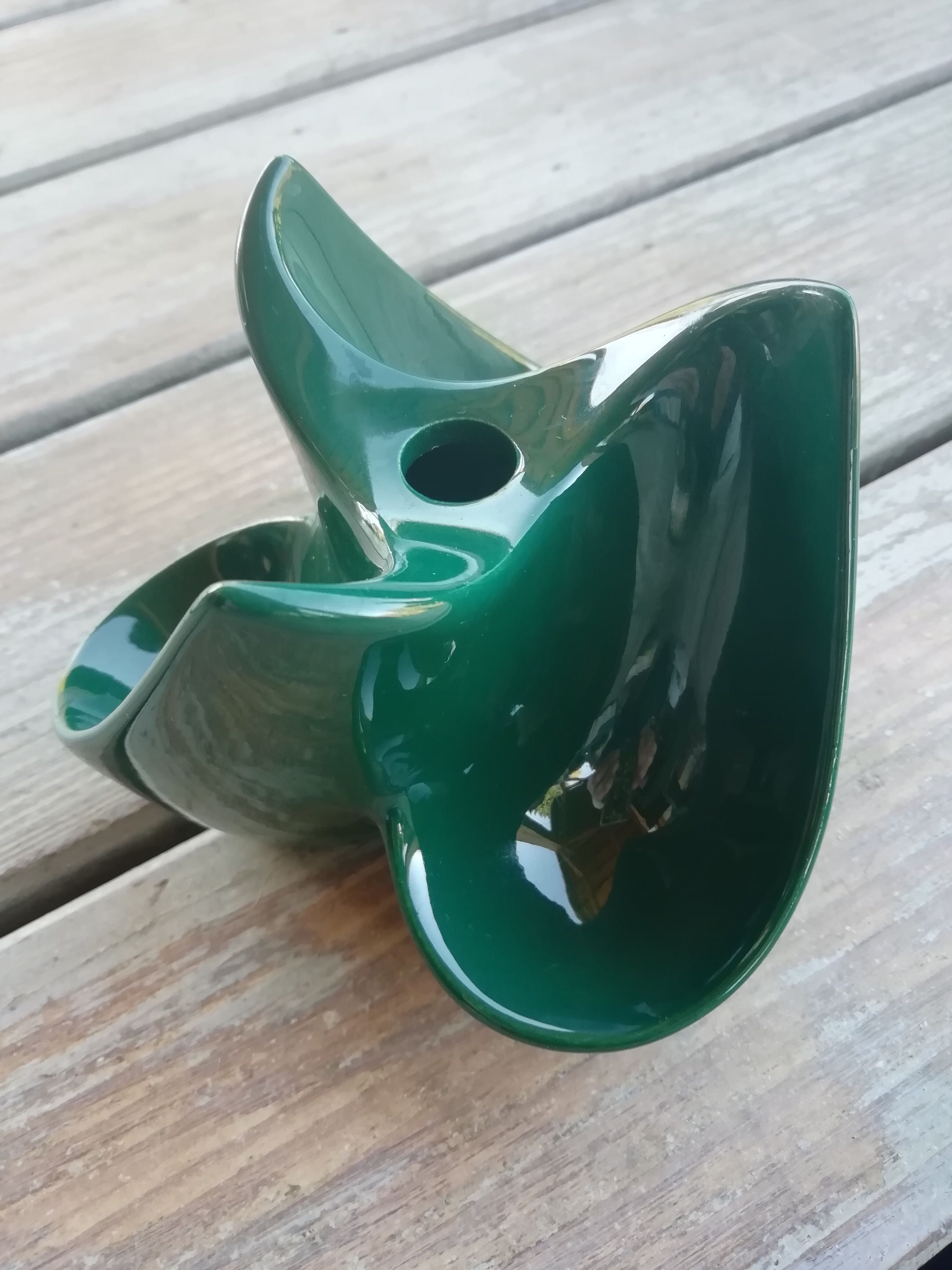 Boat propeller-shaped candle holder