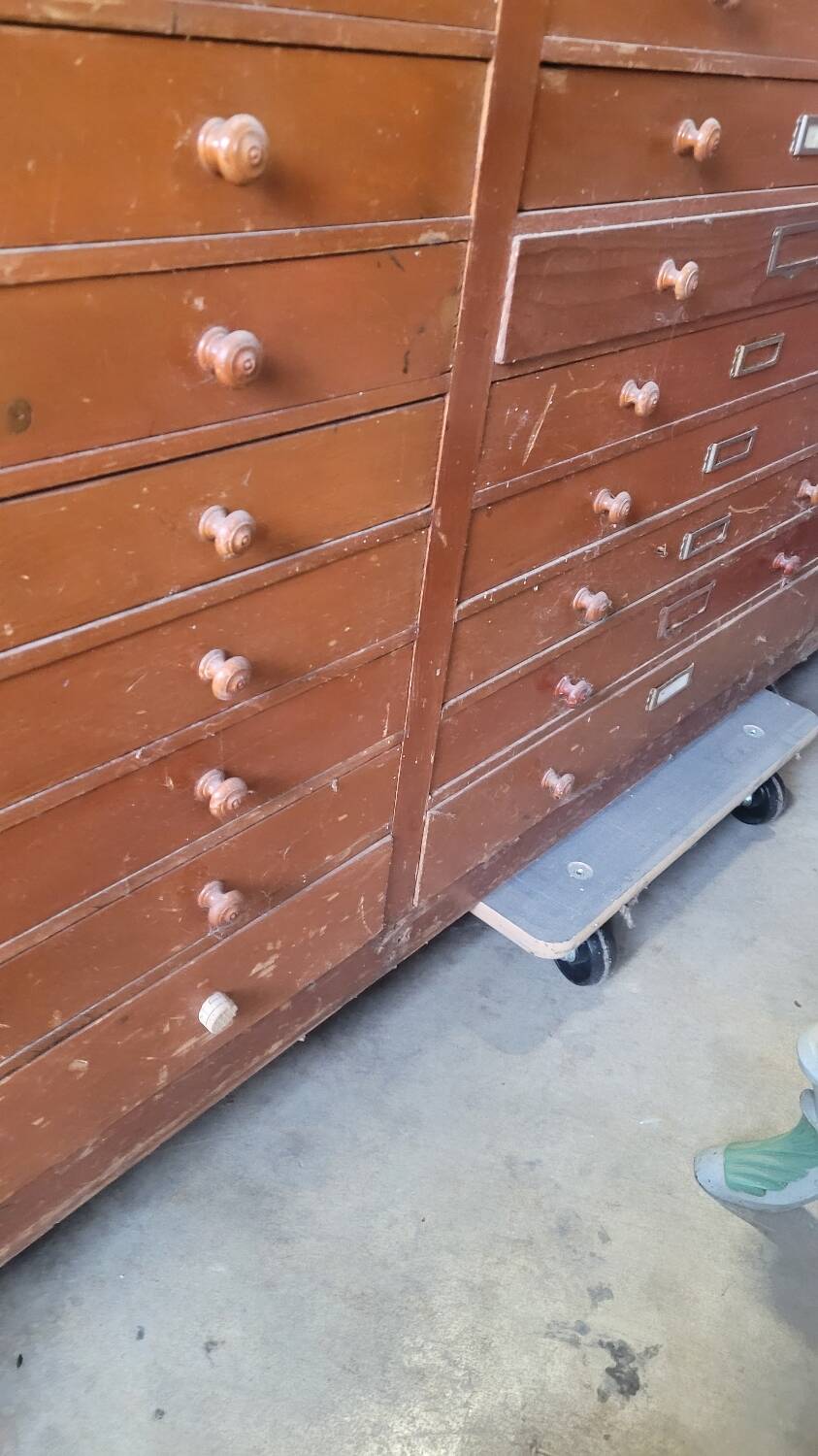 Meuble de Métier Magasin à 60 tiroirs - 1950s