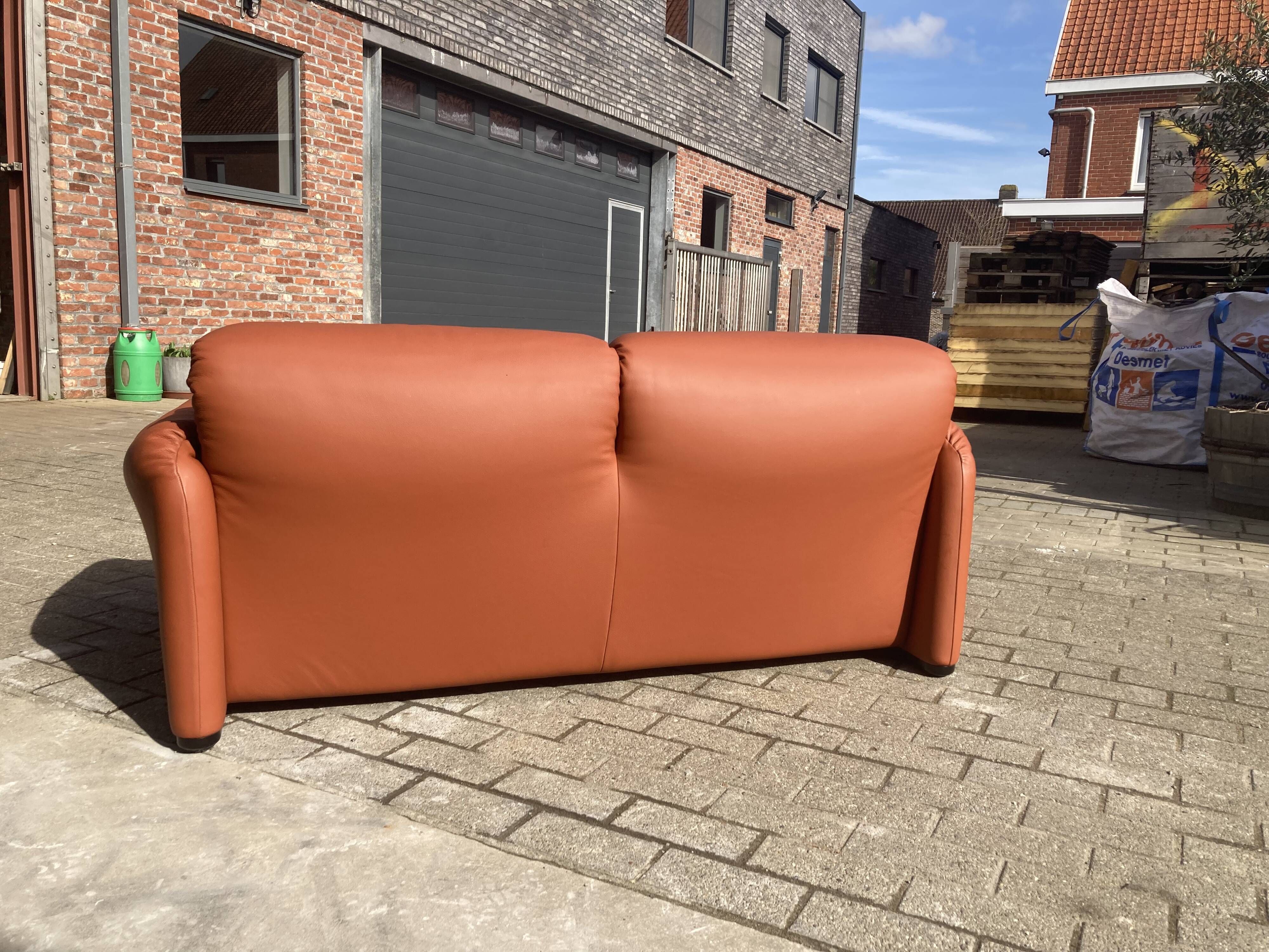 Cassina Maralunga 2seater by Vico Magistretti