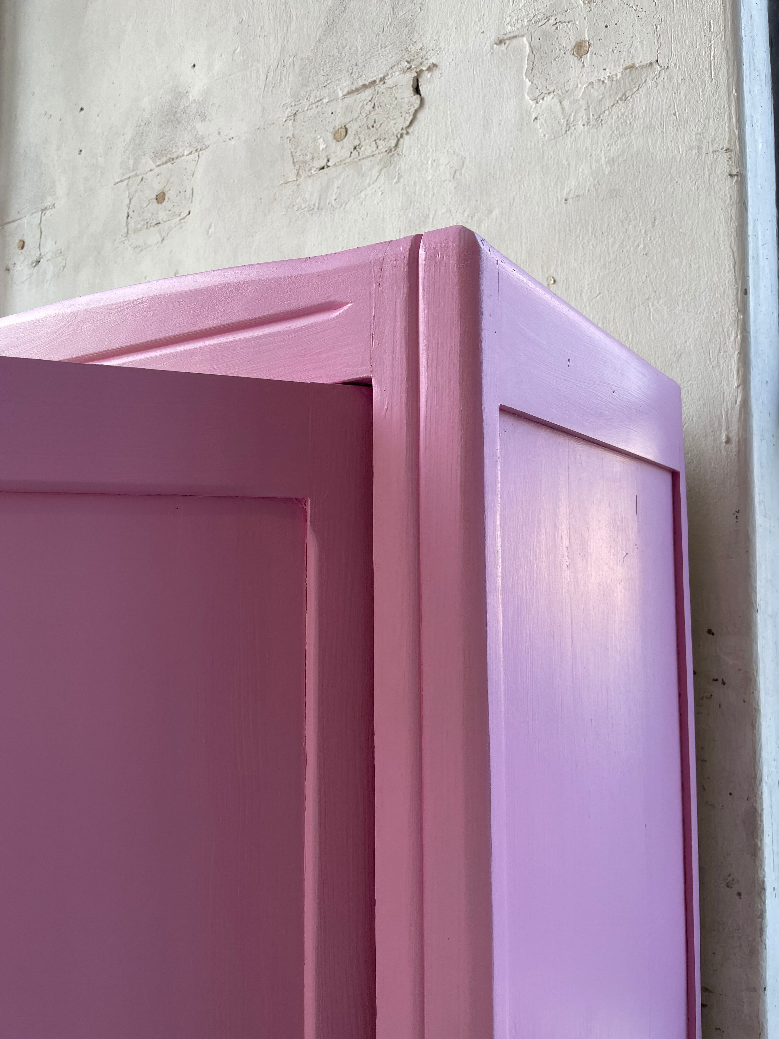 Pink knitted cabinet