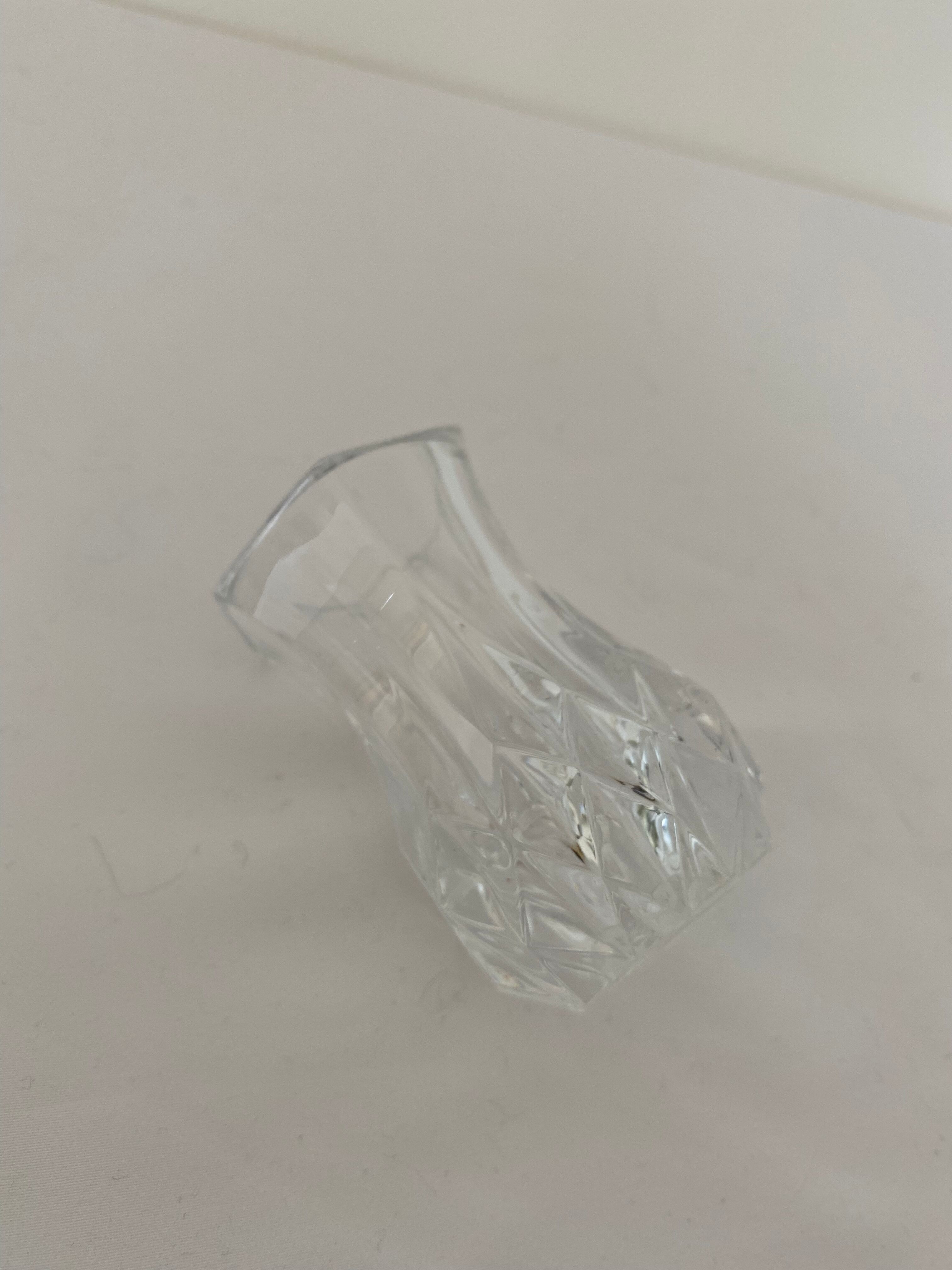 Mini soliflore chissed glass vase