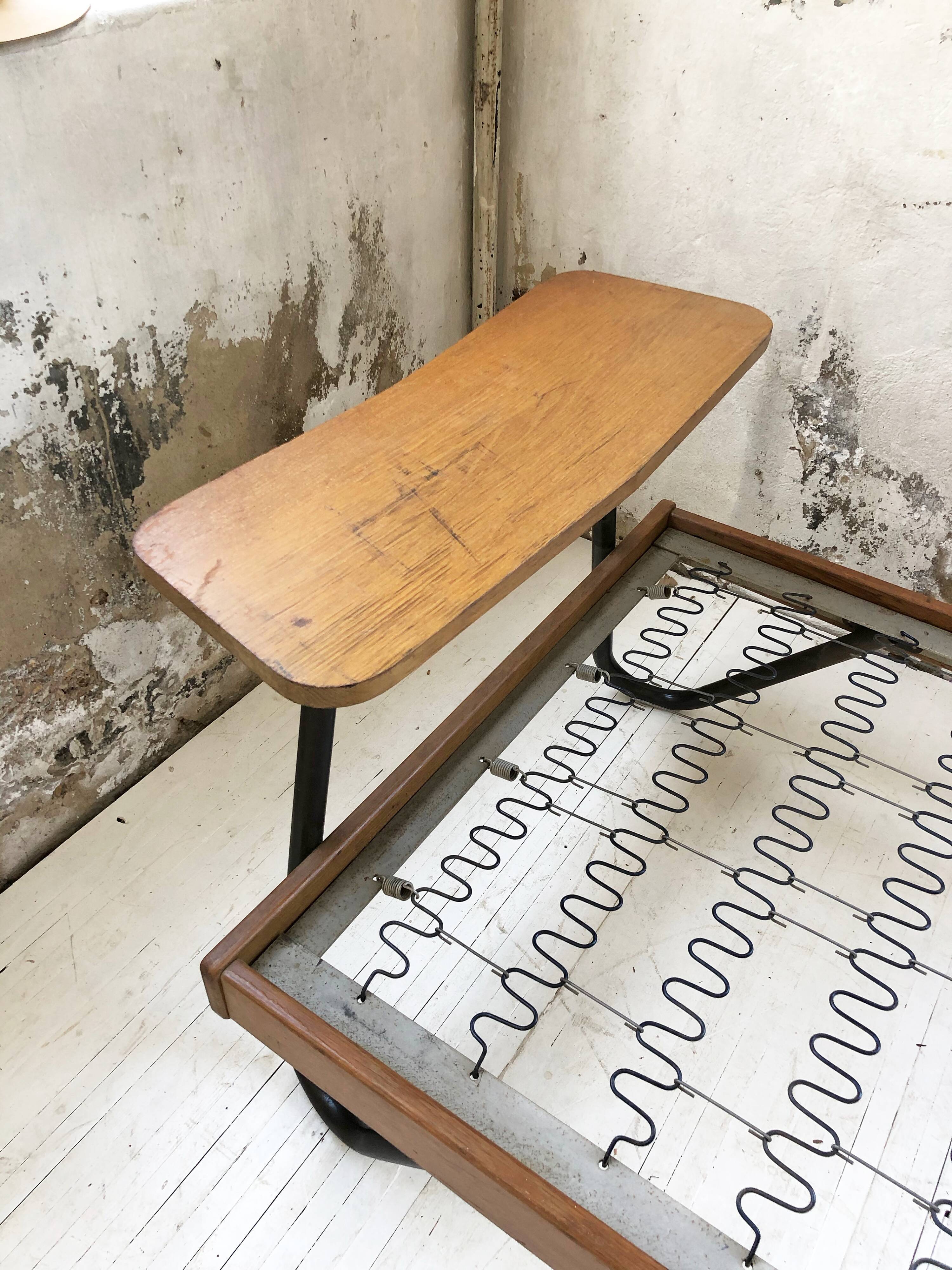 Lit par Jacques Hitier, éditions Mobilor 1950