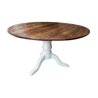 Pedestal table