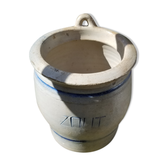 Sandstone salt pot, Dutch