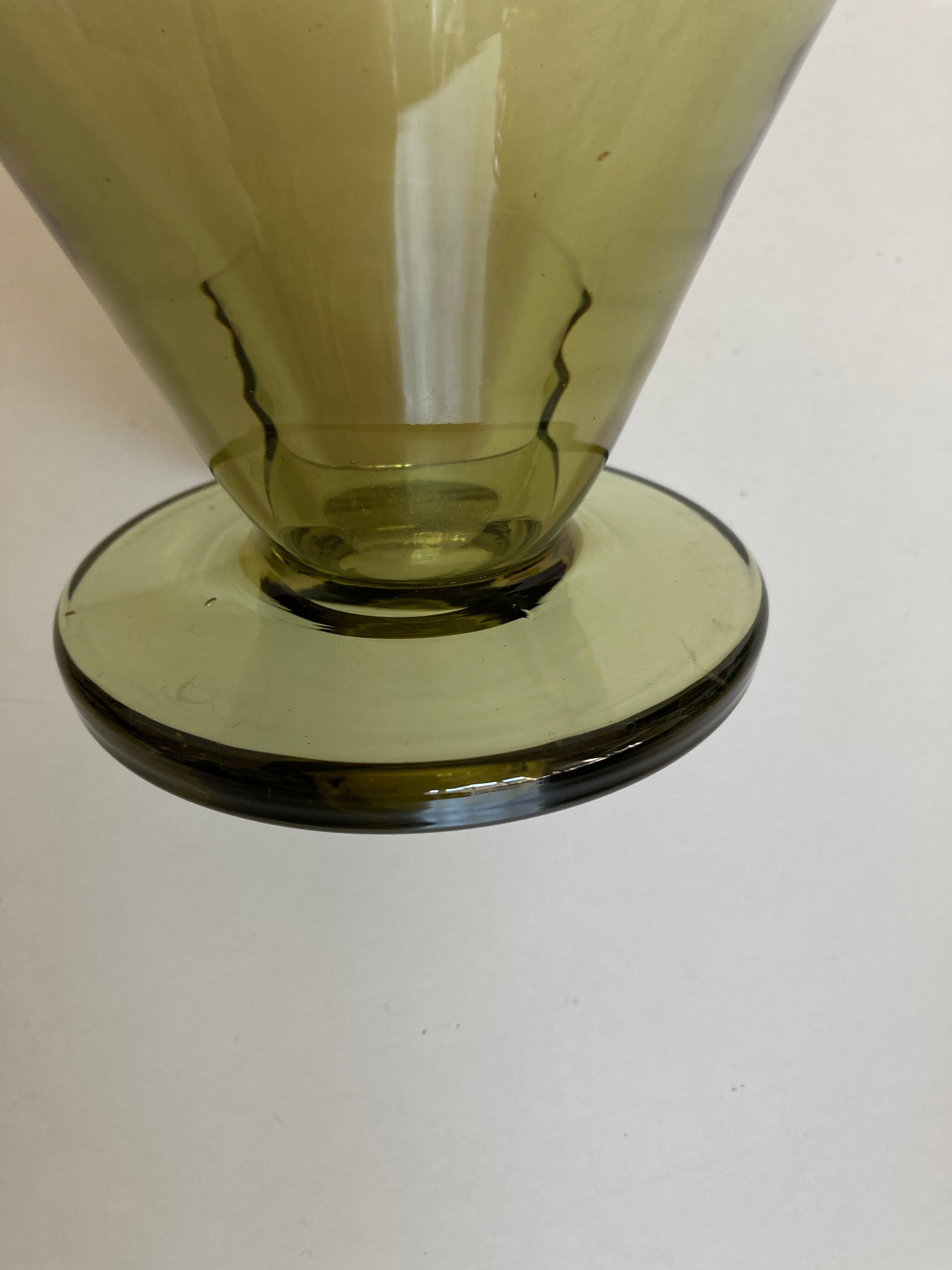 Vase in lime green blown glass modernist 1950