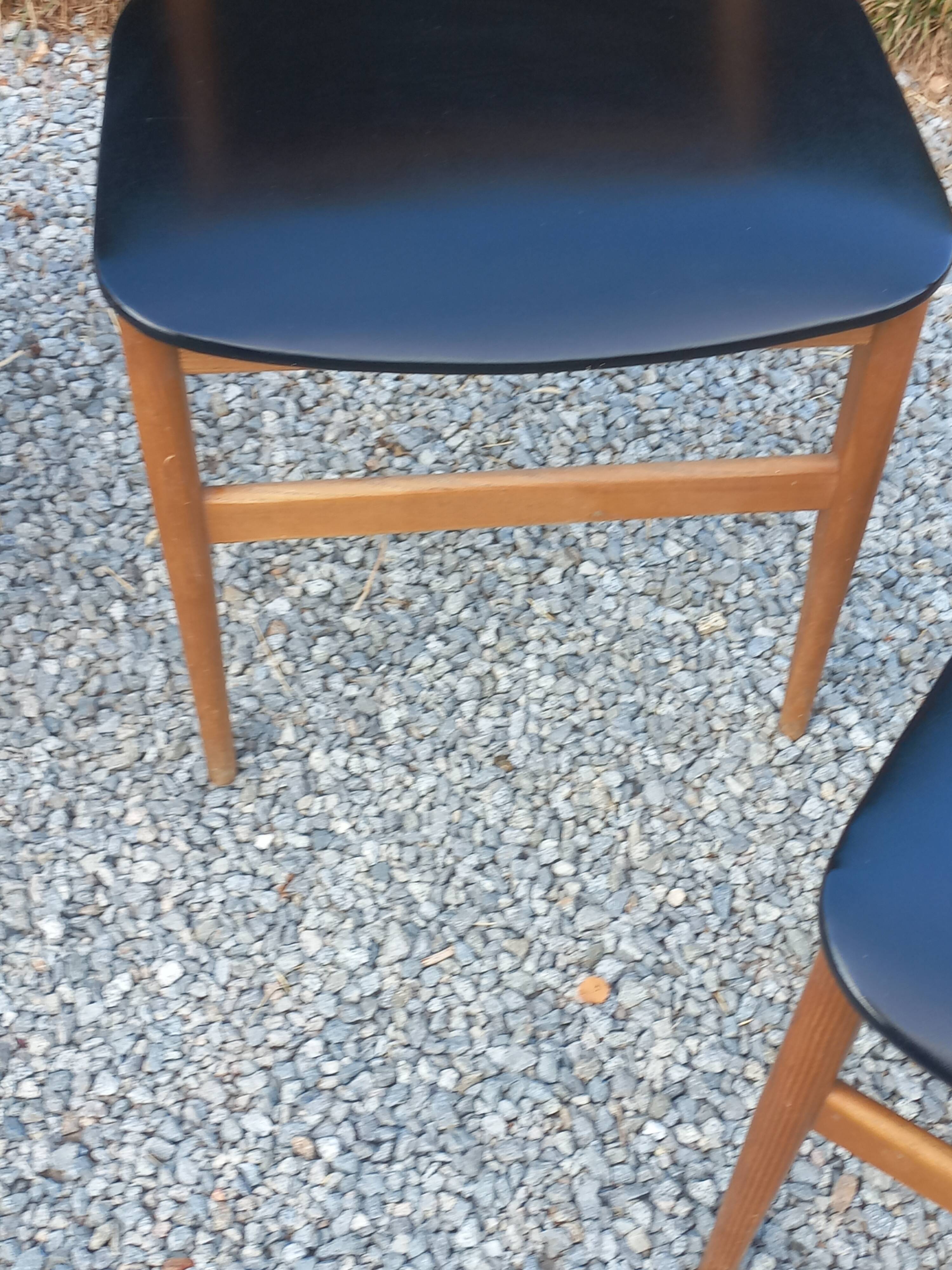 Set of 4 Scandinavian-style teak chairs from the 1970s.