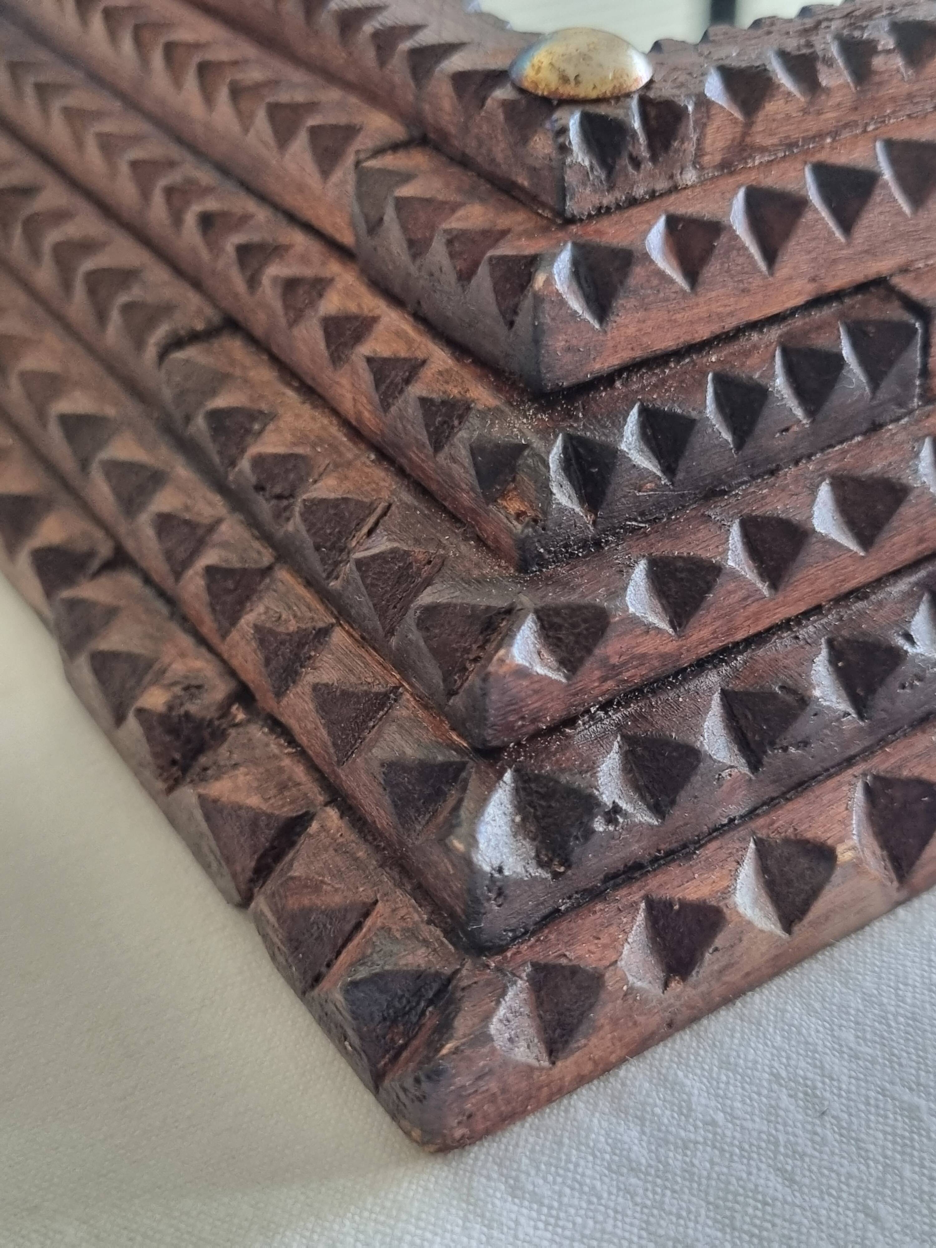 19th century Tramp Art mirror in hand-carved wood, original glass 69 x 50 cm