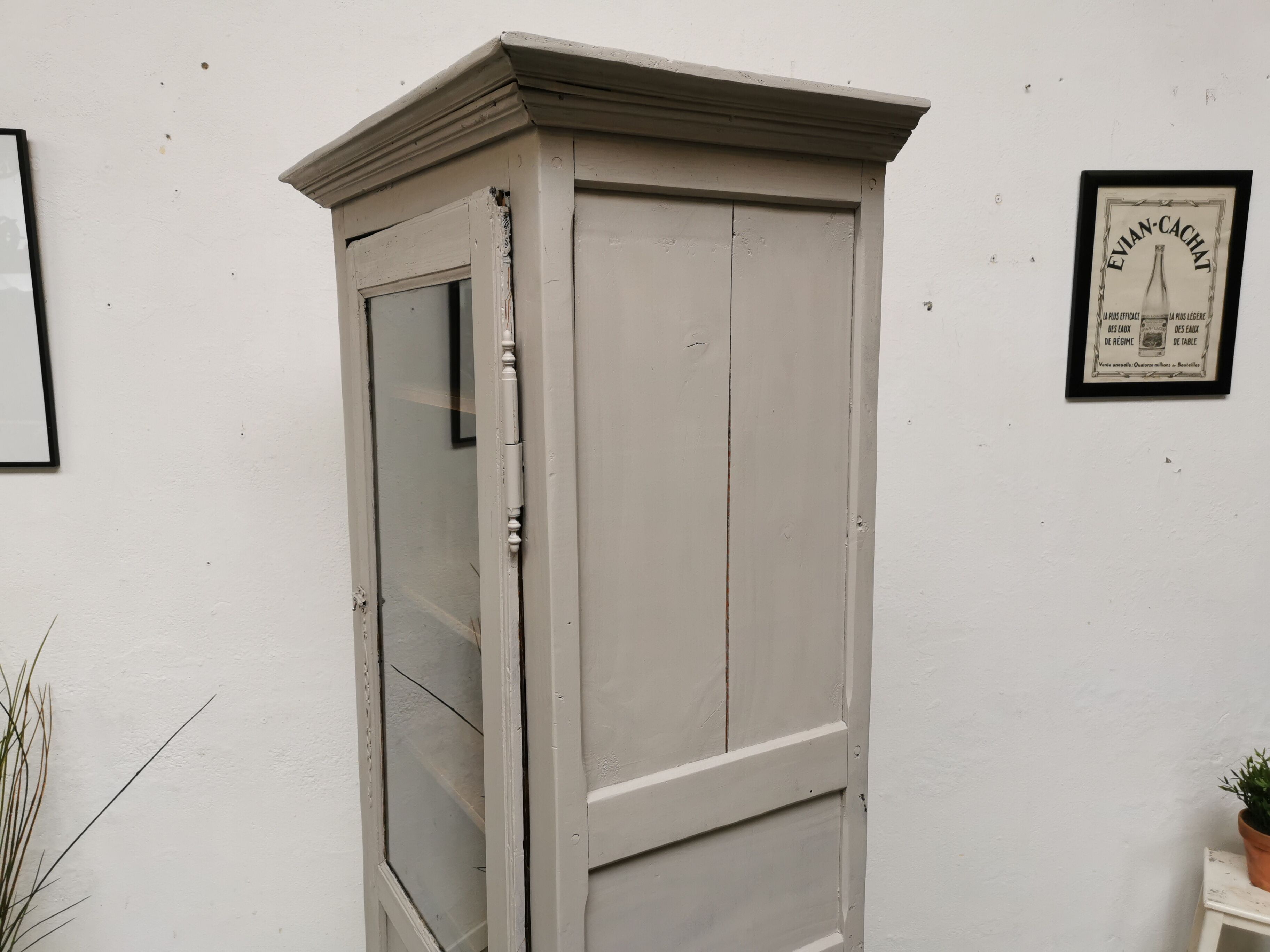 Armoire parisienne vitrée vintage