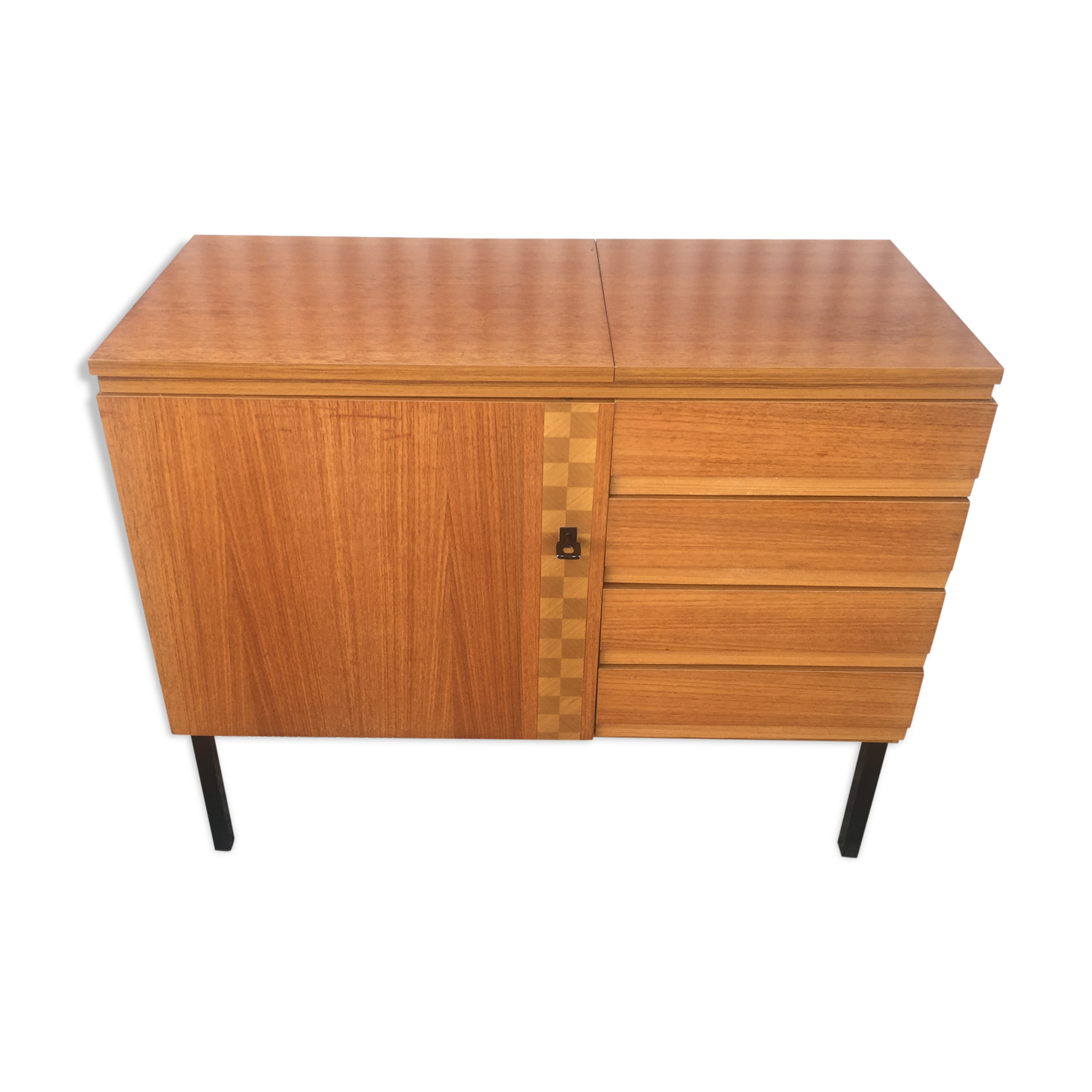 Commode et ancien meuble à couture vintage