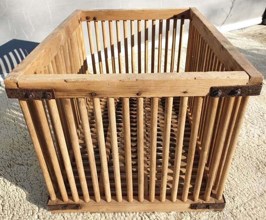 Caisse panier cage de filature XIXe à barreaux bois